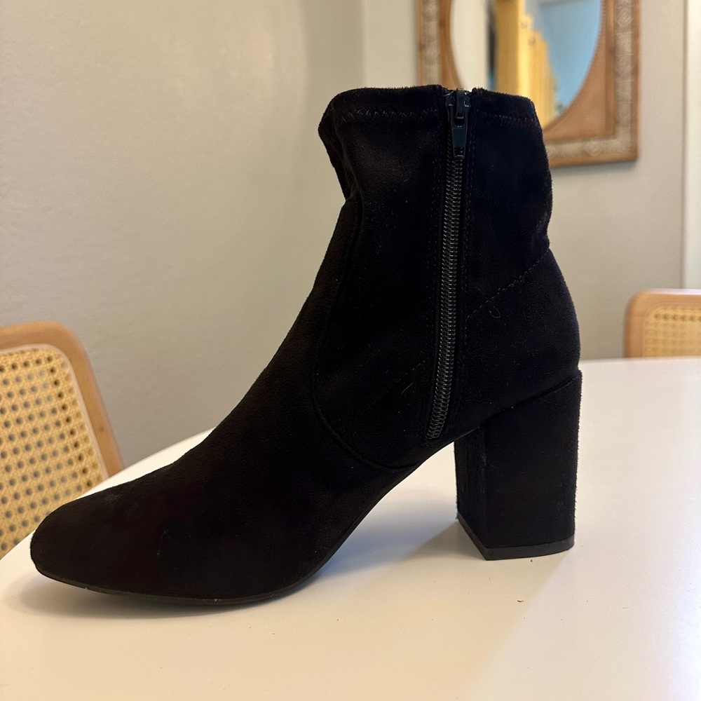 Mari A. Cloth boots women’s 7 like new